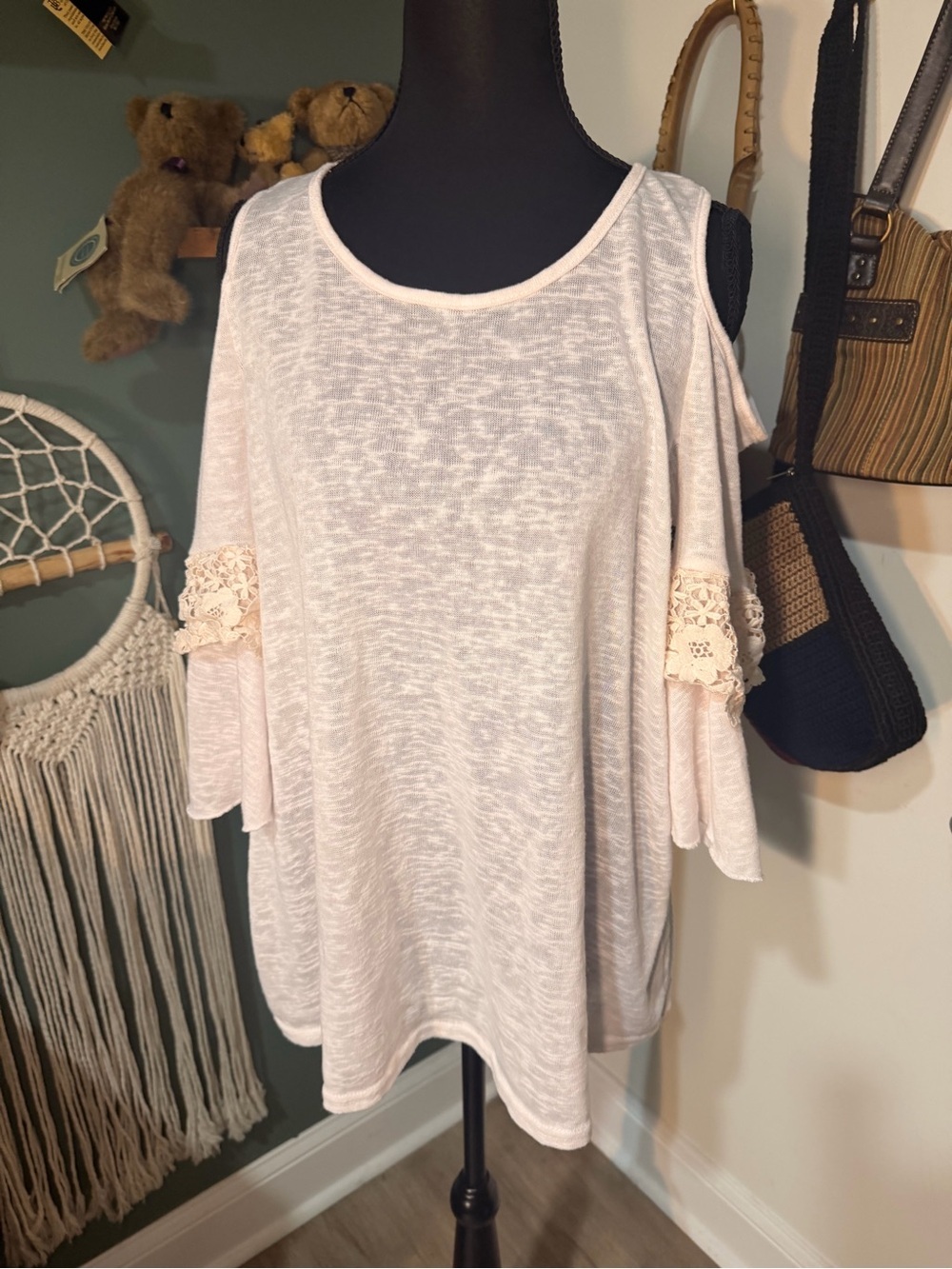 Umgee Cream Cold Shoulder Crochet Lace Bell Sleeve Boho Top Size Small